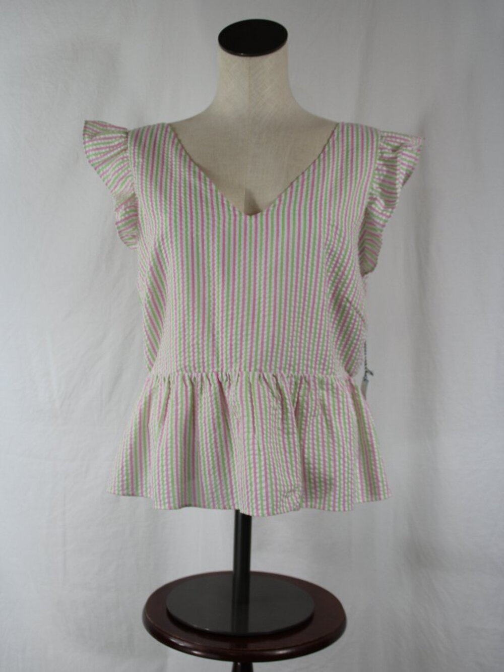 Draper James RSVP Flutter Sleeve Pink Green Seersucker Peplum Hem Top Size L NEW